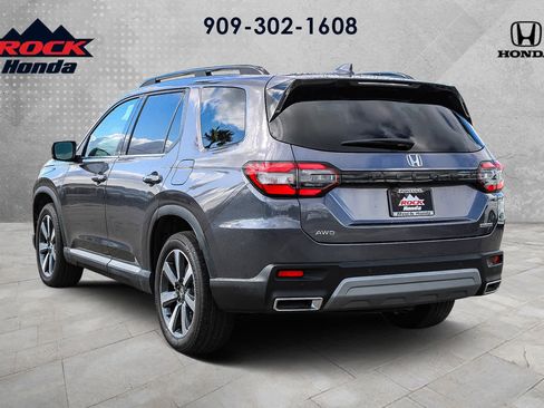 Certified 2025 Honda Pilot Touring image 5