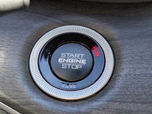 New 2025 Jeep Grand Cherokee Limited w/ Black Appearance Package image 25