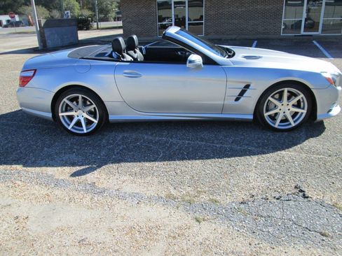 Used 2015 Mercedes-Benz SL 550 image 39