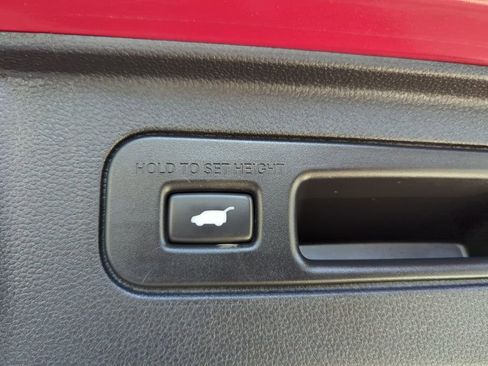 Used 2025 Honda Pilot Black Edition image 36