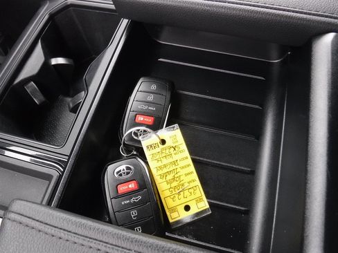 Used 2025 Toyota Tundra SR image 15