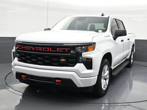 Used 2024 Chevrolet Silverado 1500 Custom RWD image 9