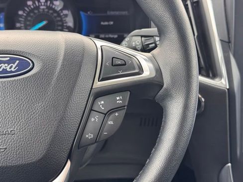 Used 2023 Ford Edge Titanium image 11