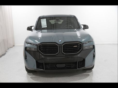 Certified 2023 BMW XM AWD/4WD image 2
