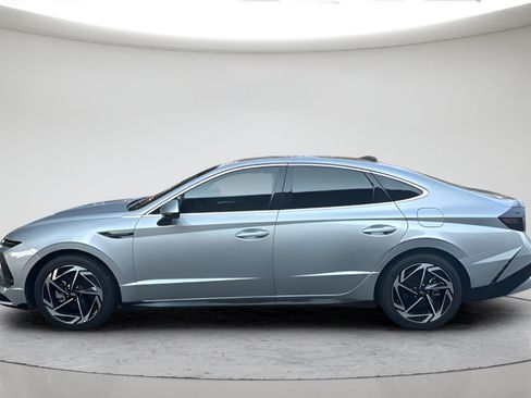 Used 2025 Hyundai Sonata SEL FWD image 6