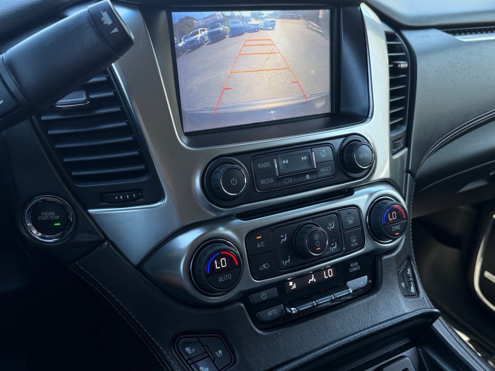 Used 2017 Chevrolet Suburban Premier AWD/4WD image 28