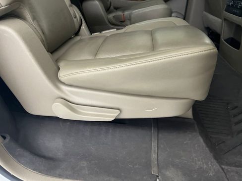 Used 2019 Chevrolet Suburban Premier AWD/4WD image 57