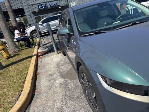 Used 2022 Hyundai Ioniq 5 SEL image 14