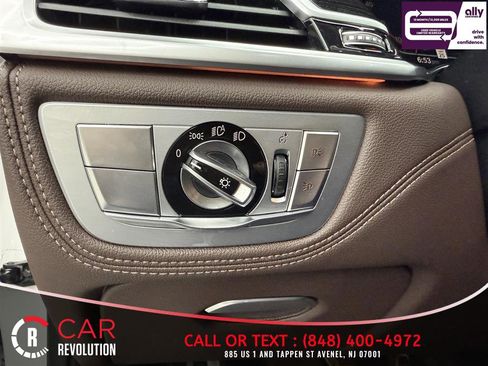 Used 2021 BMW 750i xDrive w/ Luxury Rear Seating Package image 22