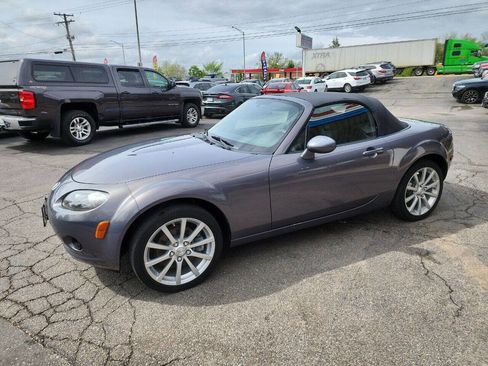 Used 2007 MAZDA MX-5 Miata Touring image 2