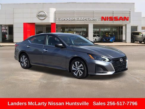 Used 2024 Nissan Altima 2.5 S FWD image 1