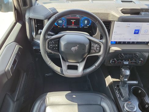 Certified 2025 Ford Bronco Outer Banks AWD/4WD image 16