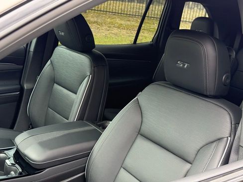 New 2026 Buick Enclave Sport Touring w/ Super Cruise Package FWD image 17