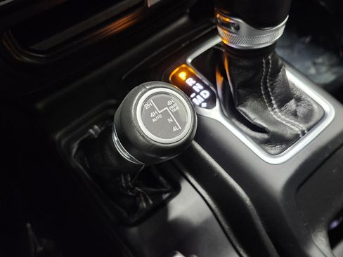 Used 2022 Jeep Wrangler Unlimited Sahara w/ Cold Weather Group image 11