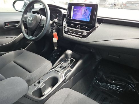 Used 2025 Toyota Corolla LE FWD image 14