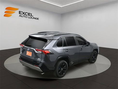 Used 2022 Toyota RAV4 SE image 46