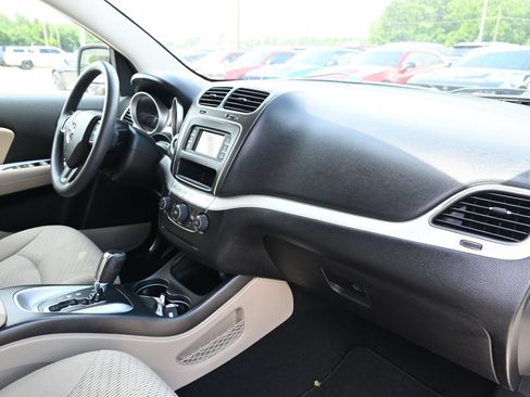 Used 2015 Dodge Journey SXT w/ Flexible Seating Group FWD image 31