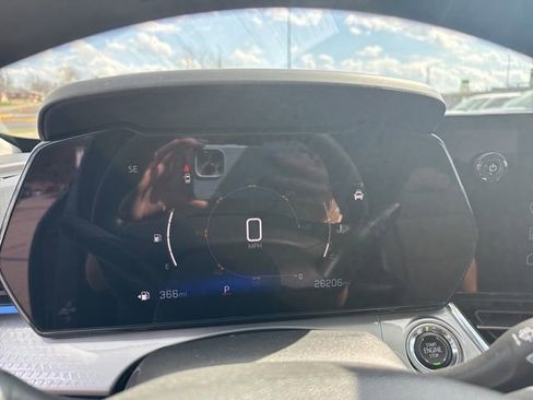 Used 2025 Chevrolet Trax LT image 16