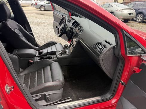 Used 2015 Volkswagen Golf 4-Door FWD image 17