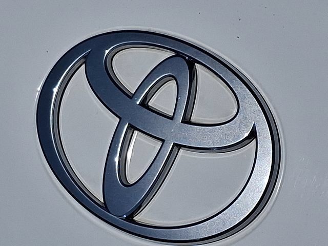 Used 2025 Toyota Camry LE FWD image 10