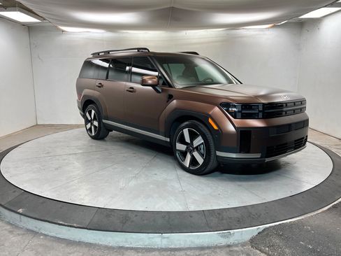 Used 2024 Hyundai Santa Fe Limited image 8