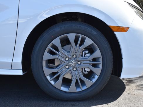 New 2026 Honda Odyssey Touring image 10