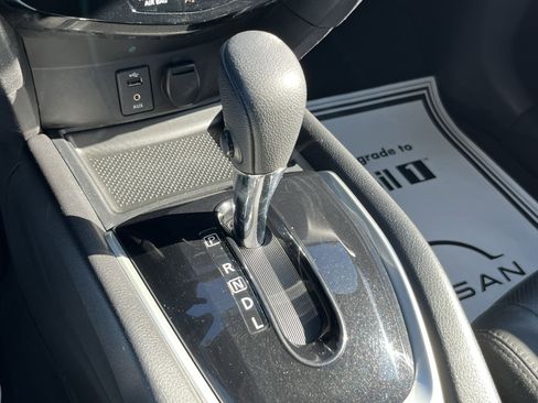 Used 2014 Nissan Rogue SL image 27