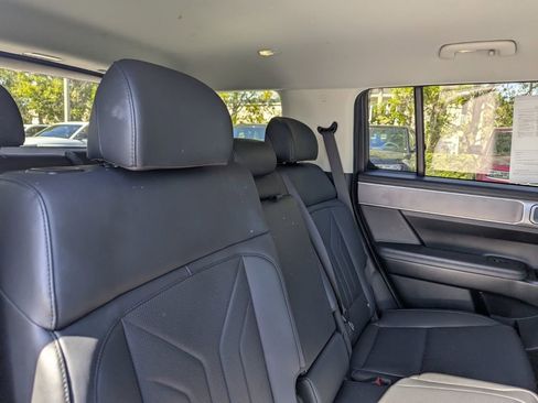 Used 2025 Hyundai Santa Fe SEL image 14