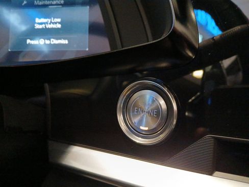 Used 2024 Chevrolet Corvette Stingray Convertible w/ Z51 Performance Package image 14