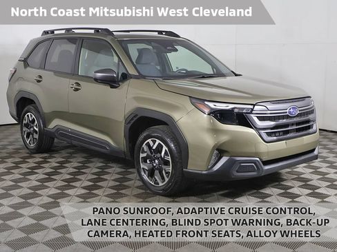 Used 2025 Subaru Forester Premium AWD/4WD image 1