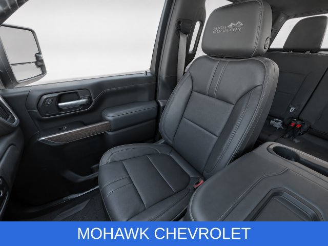Used 2022 Chevrolet Silverado 3500 High Country AWD/4WD image 17