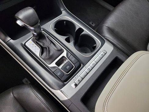Used 2023 Kia Carnival LX FWD image 26