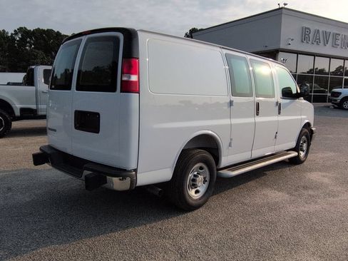 Used 2025 Chevrolet Express 2500 w/ Driver Convenience Package RWD image 4