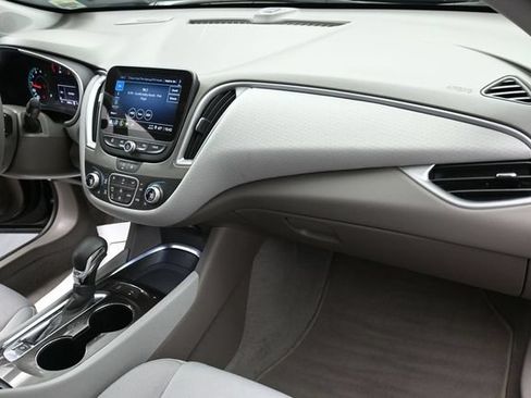 Used 2025 Chevrolet Malibu LT FWD image 28