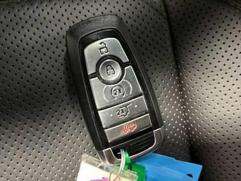 Used 2025 Ford Explorer Platinum w/ LUX Leather Package AWD/4WD image 9