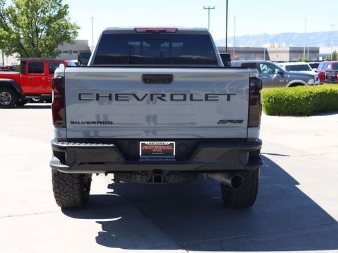 Used 2025 Chevrolet Silverado 2500 ZR2 w/ Technology Package AWD/4WD image 5