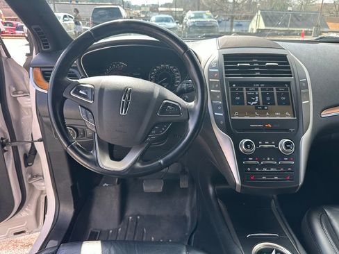 Used 2018 Lincoln MKC Select w/ Select Plus Package image 15