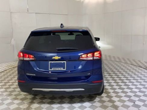 Used 2023 Chevrolet Equinox LT image 2