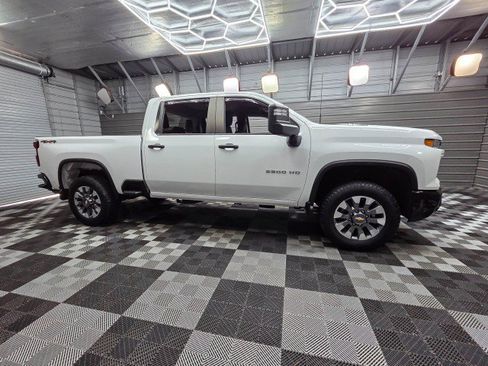 Used 2024 Chevrolet Silverado 2500 Custom w/ Custom Value Package AWD/4WD image 9