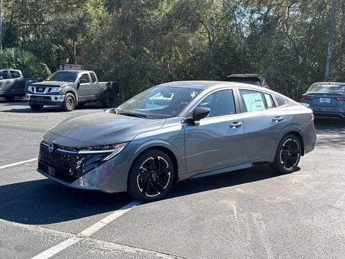New 2026 Nissan Sentra SR w/ SR Premium Package FWD image 13