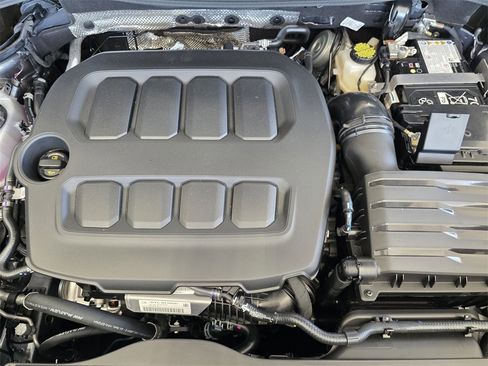 New 2025 Volkswagen Tiguan SE image 19