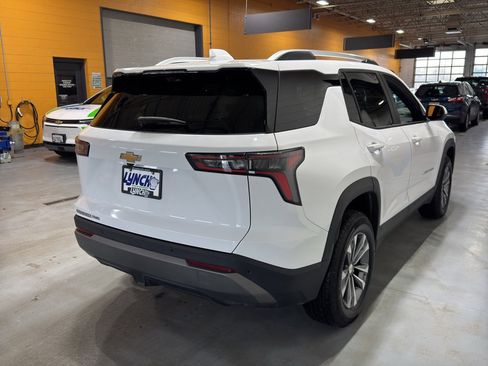 Used 2025 Chevrolet Equinox LT w/ Convenience Package II image 5