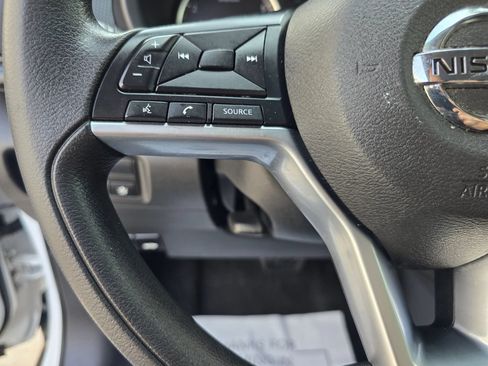 Used 2021 Nissan Kicks S FWD image 26