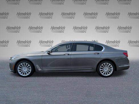 Used 2016 BMW 740i RWD image 10