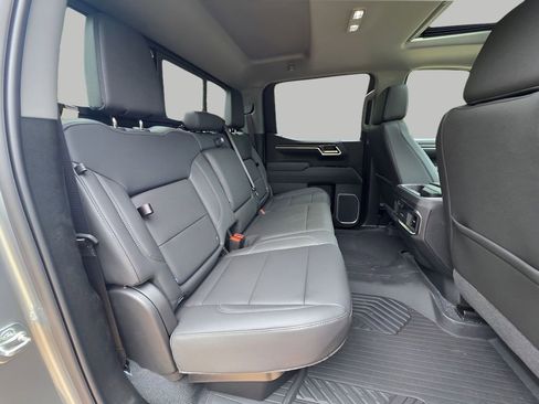 New 2026 Chevrolet Silverado 1500 LTZ w/ LTZ Premium Package AWD/4WD image 8