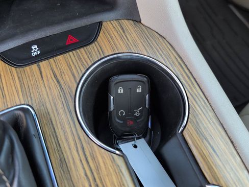Used 2018 GMC Acadia Denali w/ Technology Package FWD image 20