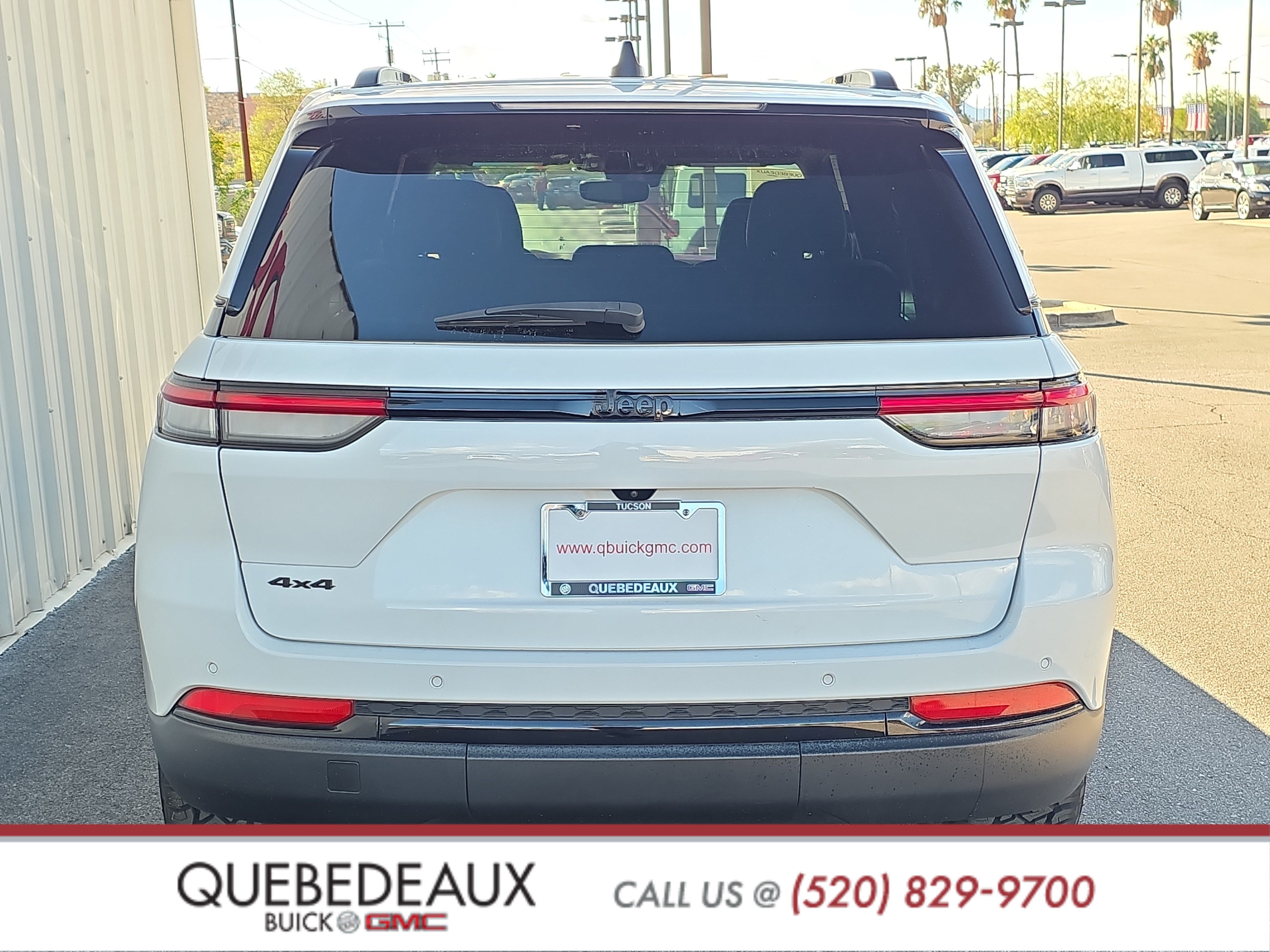 Used 2023 Jeep Grand Cherokee Altitude AWD/4WD image 6