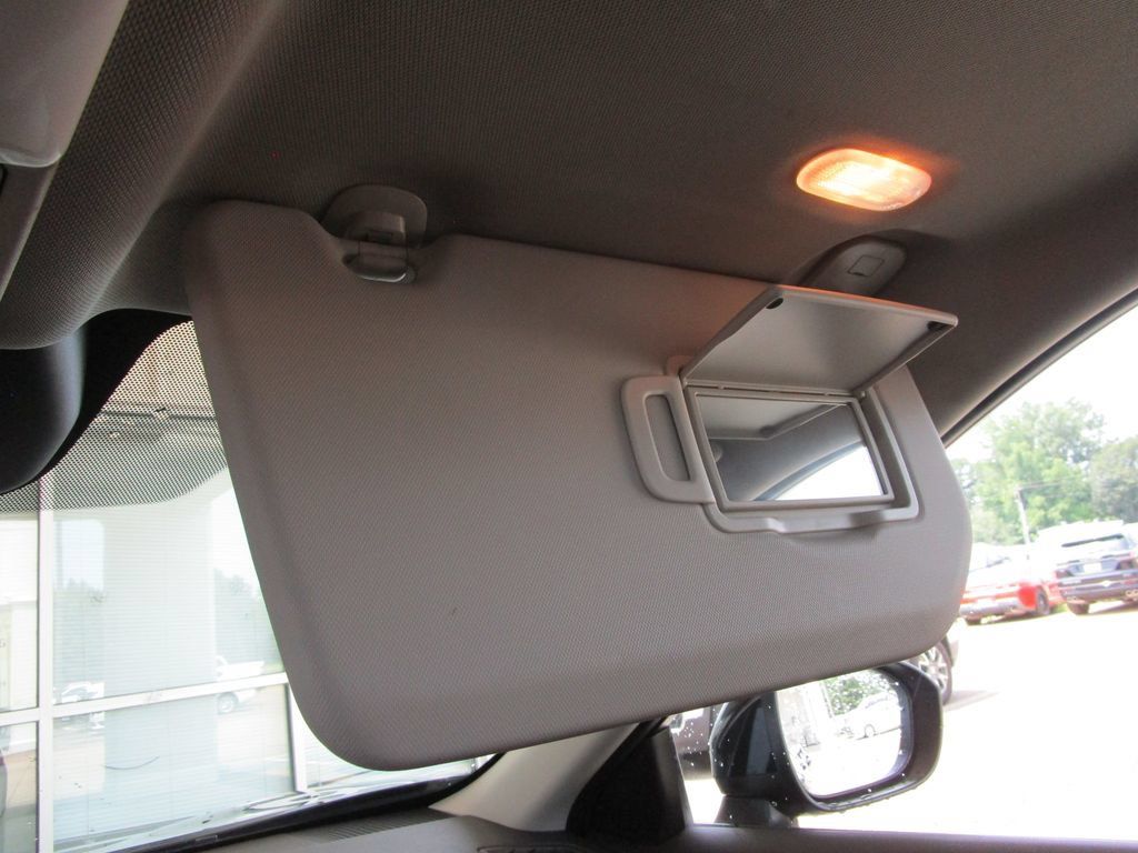 Used 2025 Nissan Rogue SL w/ Tech Package FWD image 39