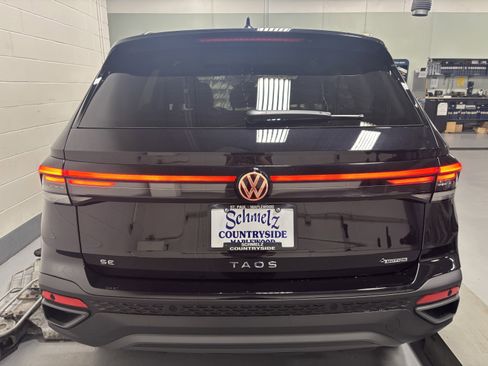 New 2025 Volkswagen Taos SE image 26