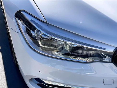 Used 2018 BMW 530i w/ Luxury Seating Package image 26
